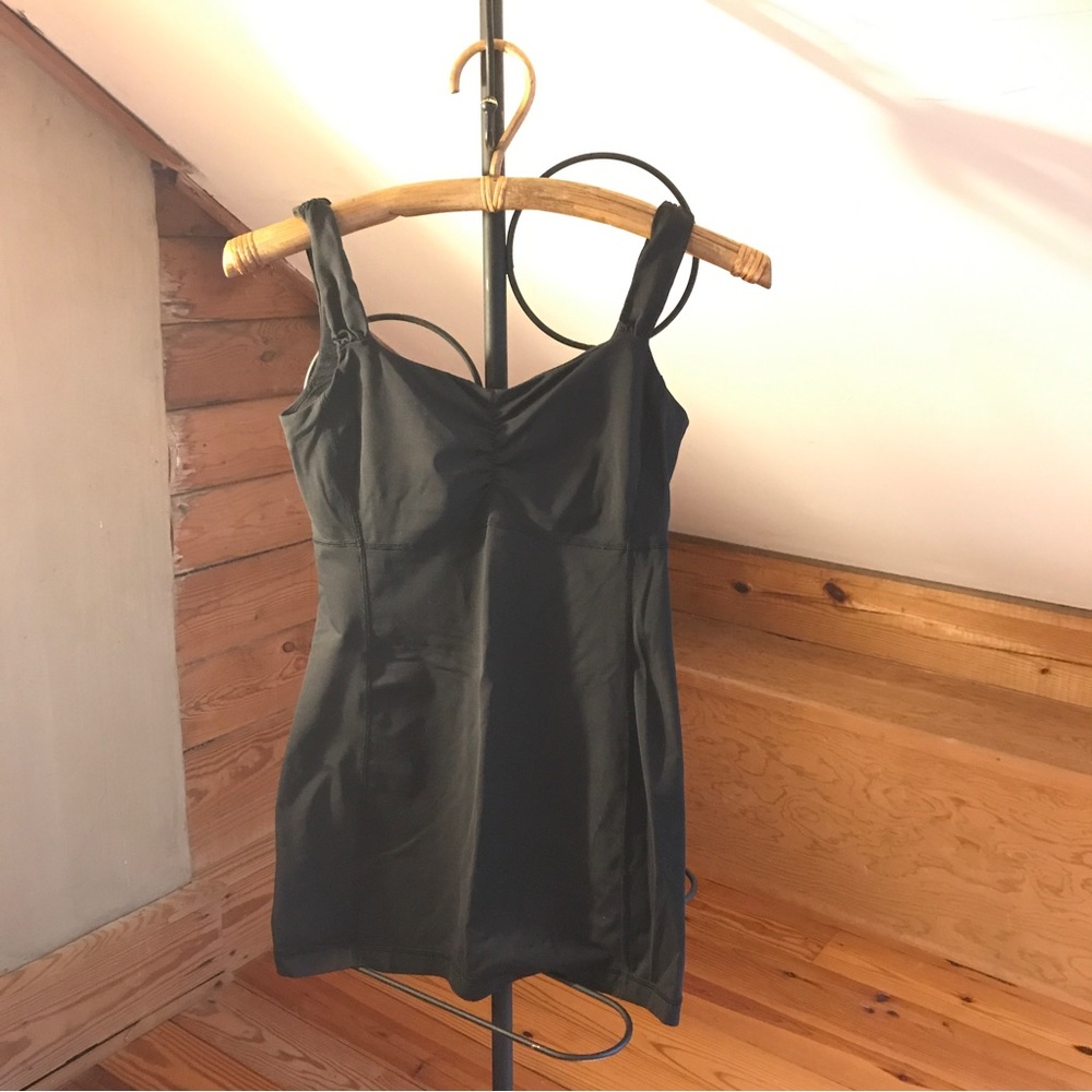 Lululemon Black Crossback Tank Top, EUC, 8 - Picture 12 of 13